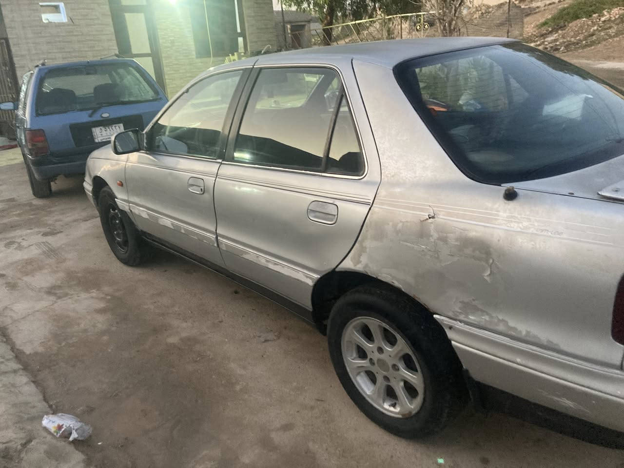 هونداي 1992بيها كابون سياره كدام العين تخم تاير جديد جواها باتري جديد طخم الكدام جديد فقط دبلات الورا رايحه سعر 15وبيها مجال ***********
