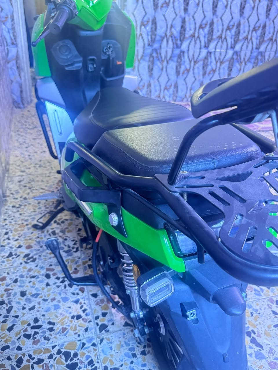 السلام عليكم
دراجه شحن نوع اباتشي
دراجه جديده كامله ترايك وين ما تريد 
السعر مليون وميه الف  بيها مجال قليل 
مكاني بغداد مدينة الصدر 
هذه رقمي ***********
