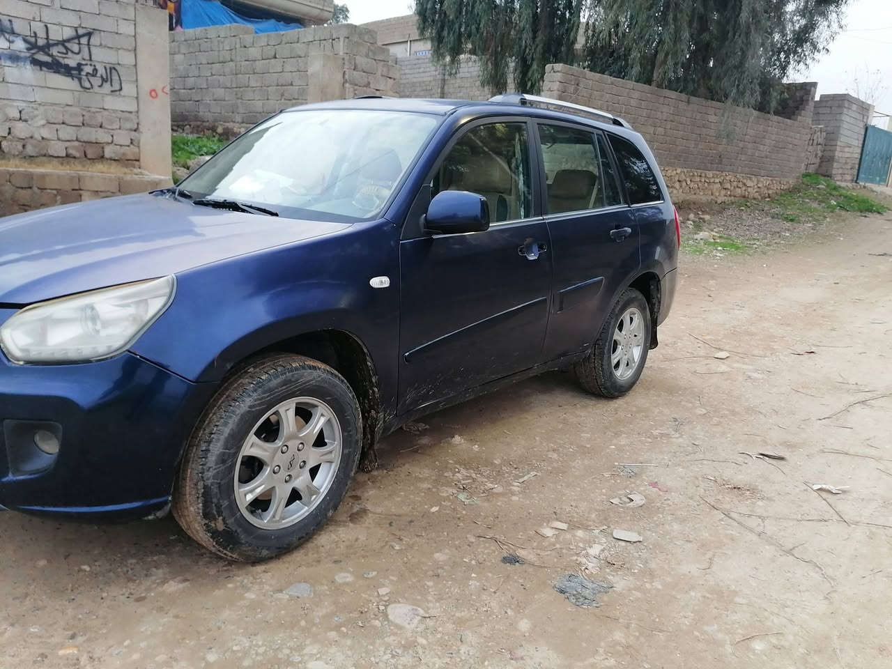 السلام عليكم سياره شيري تيكو 2013للبيع السيارة محرك كير نضيف قطره صبغ مابيه السعر 60وبيه مجال التواصل على الرقم***********
