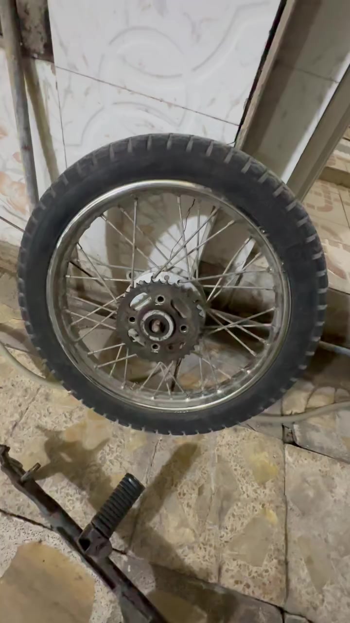 غراض 4 كيرر للبيع قيم واخذ  شلع بيعه وحدهه 

ويلي خلفي كامل

عربانه شمس 

صالنصه + سكان

تانكي 

دبلات خلفي 

زنجيل+ راسطه نص 

ناصريه مركز. واتساب ***********
