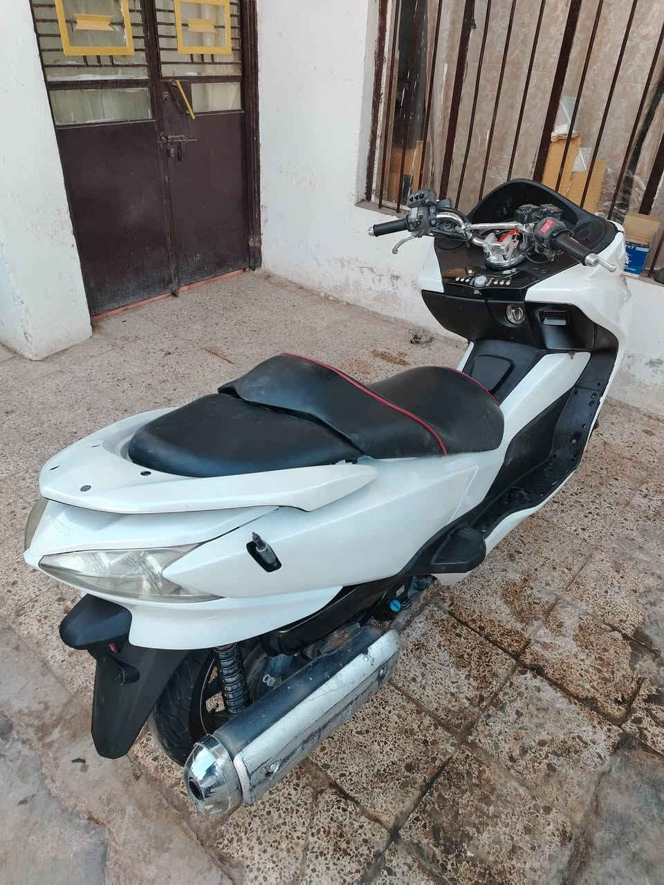 سلام عليكم دراجه للبيع هونده فورزه صفر عشره مكاني شهربان *********** اتصل ودلل
