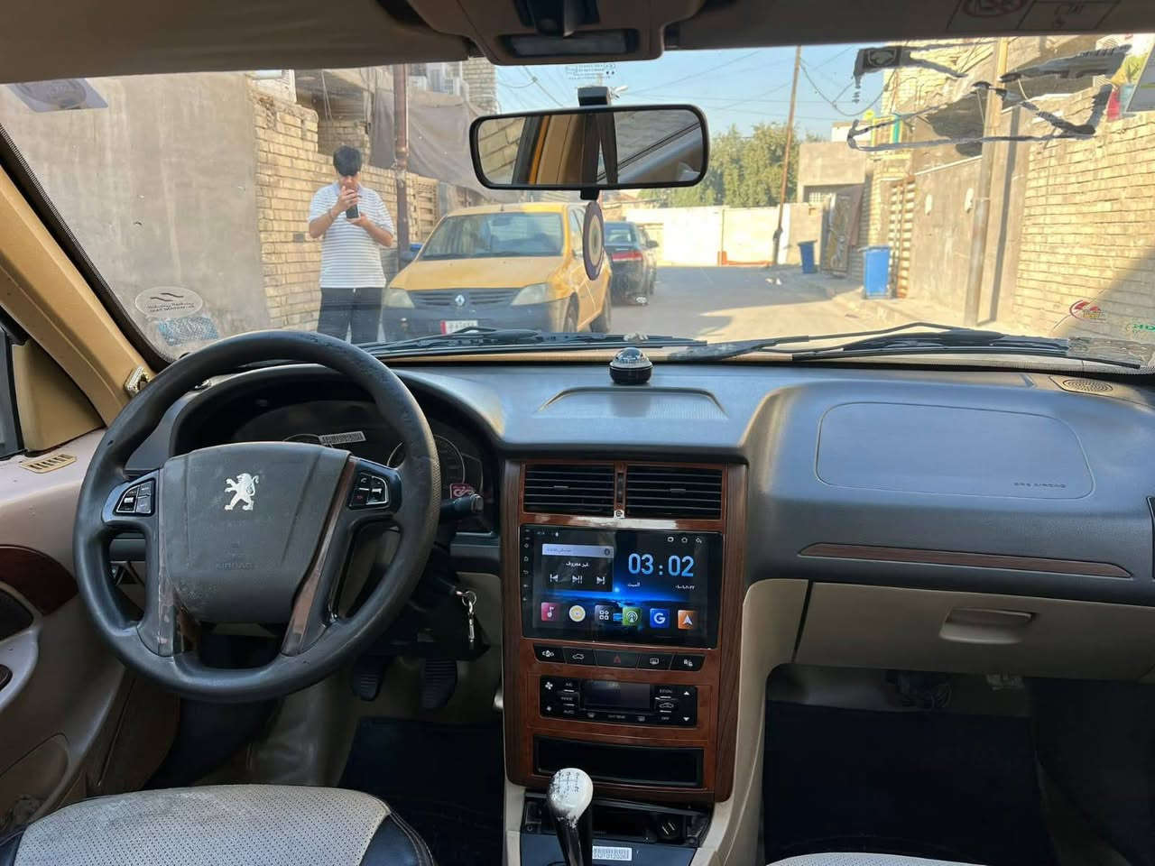 سلام عليكم
بيجو بارص 2018 
مكينه مبدله جديده كير جديد سياره خير من الله 
بيهة طخه بلخشم وطخه بلباب الخلفي ورا سكن ومكحلات 
سعره 53$وبيه مجال .
لهاتف ***********
