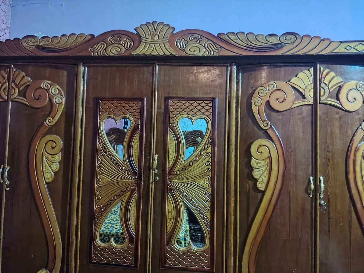 من رخصت الادمن فرفه نوم مستعمله للبيع مكاني ديالى الخالص قريه الاسواد السعر ٥٠٠ وبيها مجال اليريد يتواصل على رقم مامتواجد على فيس ***********
