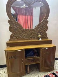 كنتور صاج عراقي ٥ ابواب   للبيع   و ميز تواليت الخاص بي للبيع. العنوان...
