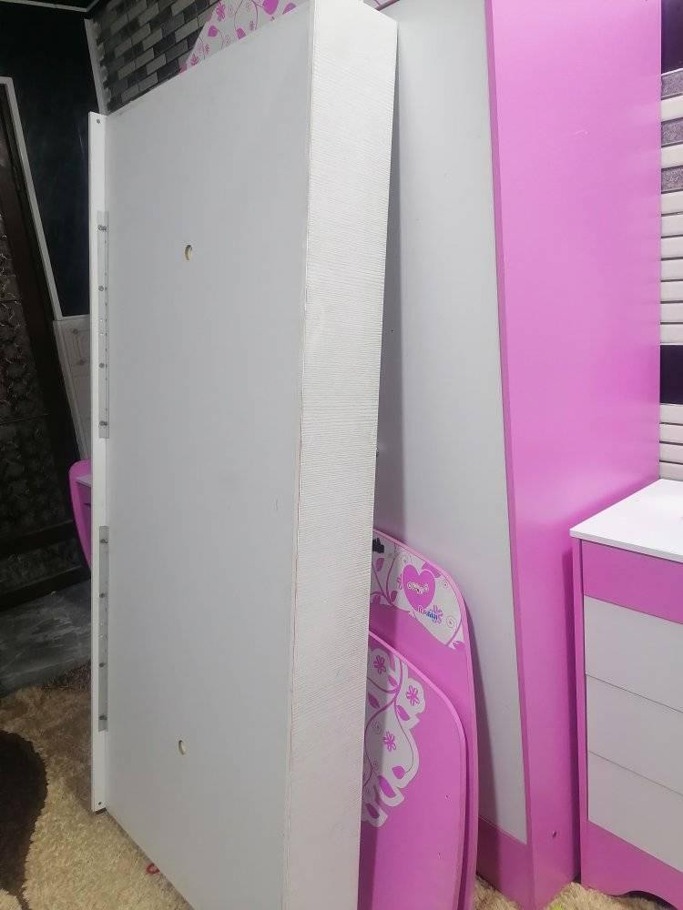 السلام عليكم.. غرفة بناتيه تتكون من ثلاث قطع ميز مراية + سرير نفر + كنتور ثلاث ابواب نظافة الغرفة ١٠٠٪ لاكسر لاجلخ شرط والغرفة ماركة كلش قوية السعر ١٥٠الف مع النقل والنصب جاهزة للتواصل هذا رقمي *********** موصل, نينوى
