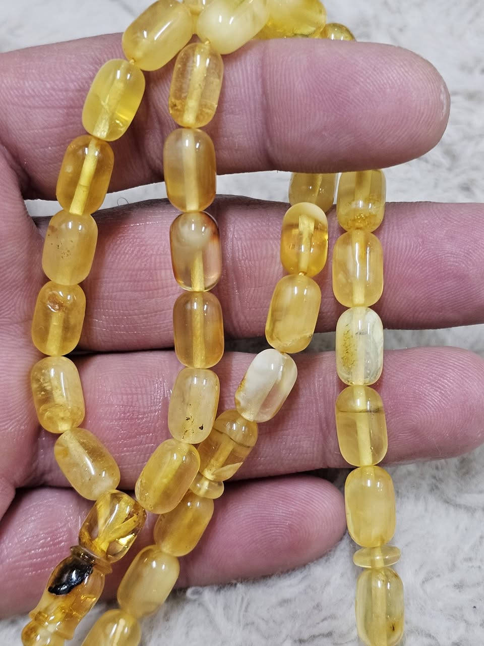 مسبحه من كهرب بحر البلطيق الحر الطبيعي ناعمه و قليلة الشوائب شرط وضمان مدى الحياة بأصالة الخامة لاكبس لاضغط لا مسال لامعالج ولاكهرب صيني وباجمل خامه مغيمه او بلغميه .
وزن ٢٠ غرام ٤٨ حبه قياس الحبه ٧×١١.٥ ملم


**إذا كنت صاحب هذا الإعلان وتريد حذفه لأي سبب، رجاءا أرسل رسالة إلى الدعم الفني**