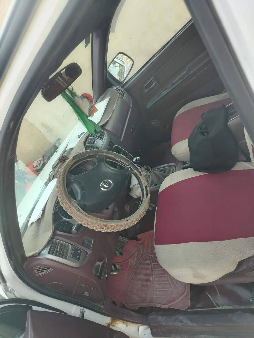 سلام عليكم اخواني سياره كويت ويل موديل ٢٠١٤ سيارة مكفوله أو حلوه سعرها ٤٢ ورقة اوبيه مجال مكان كربلاء سياره مال مصرف مطلوبه وكله فقط سياره ***********

