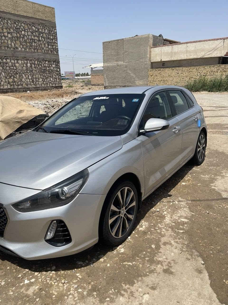 السلام عليكم سيارة النترا جي تي 2019 رقم بابل محرك2000 كاميرا خلفية تبريد ثلج شاشة لمس مثبت سرعه حادث السيارة موجود بالمنشور السعر ب107وبيها مجال بسيط  واي استفسار رقم هاتف ***********
