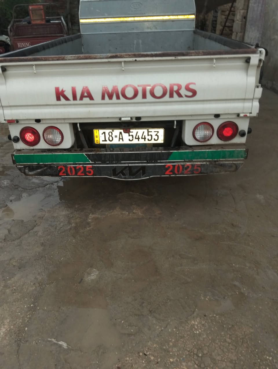 كيا لبيع موديل2021 مكفوله كافله عامه مكينه وكير تبريد تدفه شغاله منقصه ربع  للعنوان حله شارع 80 قرب موال أهل الخير السعر 137 وبيهه مجال  رقم التلفون ***********
