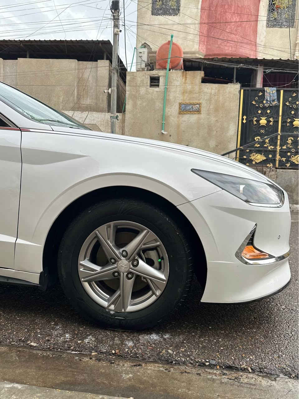 السلام عليكم 
للبيع او مراوس حسب الرغبه 
سياره بيها ربع بنيد صبغ بدون دواخل 
وبارد بل باب مال عبري شبر باقي سياره كفاله 
هاتف *********** 
سعر 190$وبيها مجال البصرة, العراق
