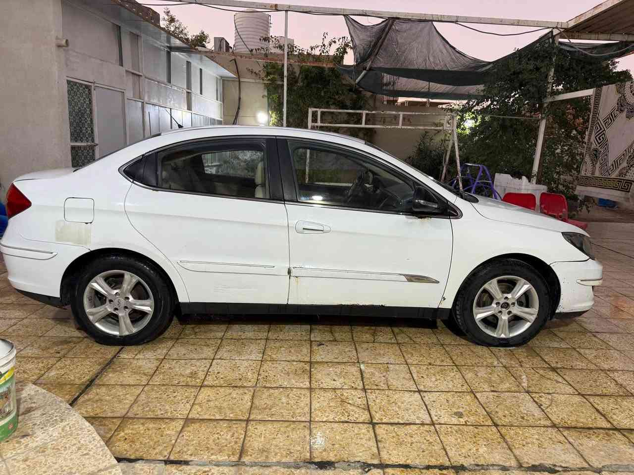 .
شيري a3 موديل 2013
رقم انكليزي سنويه ل 2030
#سعرها (44) بيع مستعجل وبيه مجال للشرراي
تبريد شغال 
السياره مصفره غرامات كامله 
 جديد على ايدي من الشركه 
مكينه وكير جدد وخير من الله 
السياره مكفوله بيه تلحيضات جداً بسيطه 
السياره شوف العين حلوه ما متعوبه 
المكان بصره رقم الهاتف ***********
السياره بسمي تحويل ثاني يوم البصرة, العراق
