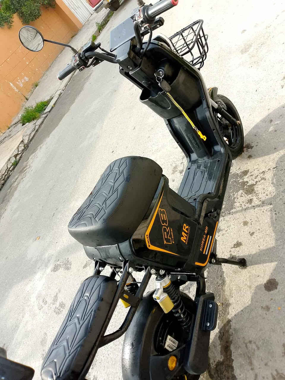 ماطور شحن للبيع
كامل مكمل كلشي ما يعوزه 

من شركة كوريا MR

اللون اسود ، R8 

شغال كله 

السعر 460 وبي مجال 

التواصل ***********
