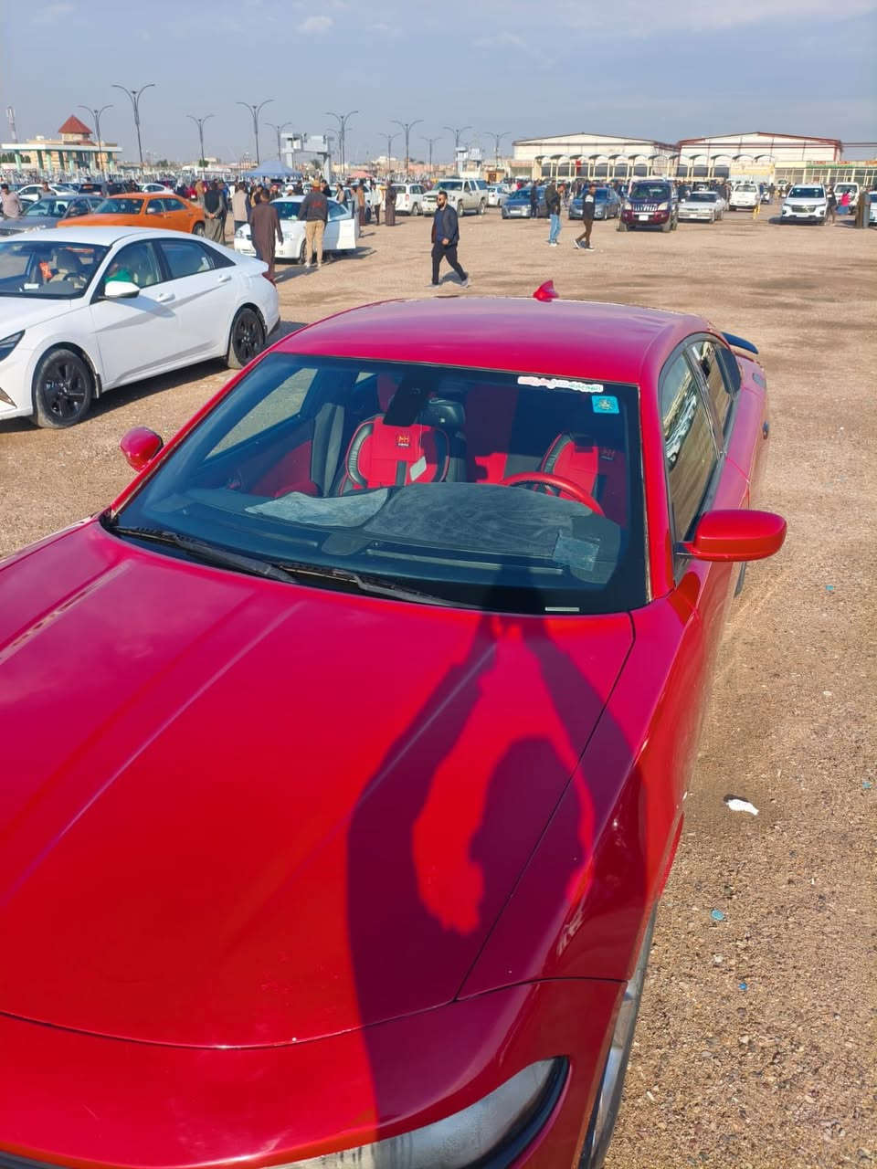 السلام عليكم 
بيع مستعجل سعرها 125 وبيهه مجال بسيط
جارجر مديل2016
مكينه 3600
رقم نكليزي 
سنويه 28 بسمي 
وارد امريكي سياره جاهز
سياره مصبوغه نفس لونهه 
وفخذه مبدله صفه سايق
العنوان البصره 
***********
