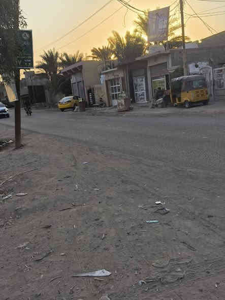 السلام عليك بيت للبيع طابو زراعي 25 المساحه 375 متر طابقين على الشارع العام قرب مقهى  أو سكله السعيدي للستفسار ***********
