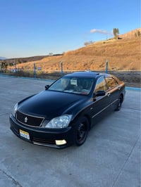 كراون • ٢٠٠٥ • ١٨٦٠٠٠