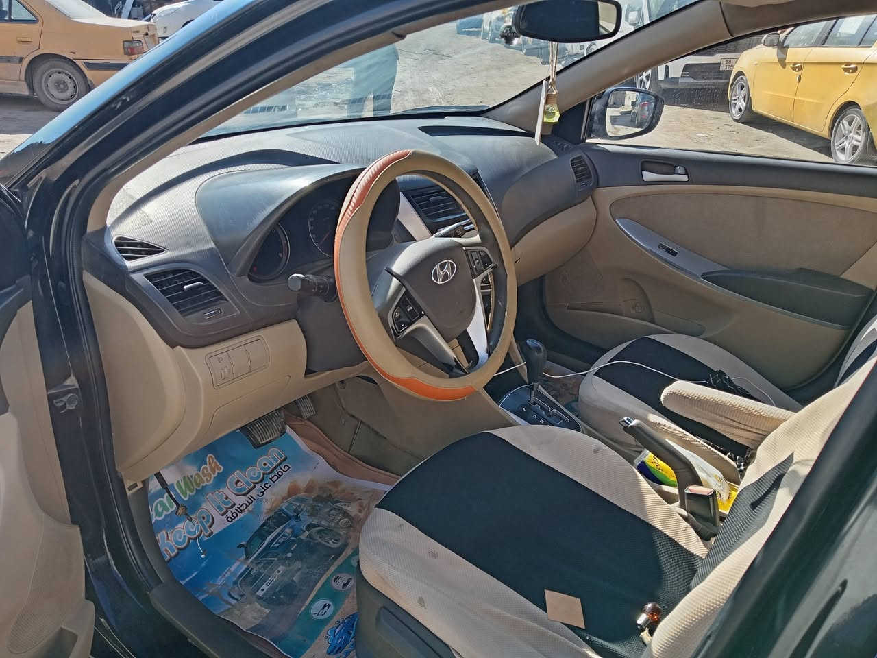 سلام عليكم مكلف بالنشر اكسنت خليجي موديل ١٤ اسود بيهه قطعتين صبغ والقماره بيهه جردأخوان هذا رقم راعيهه الاستفسار هذا رقمه ***********
