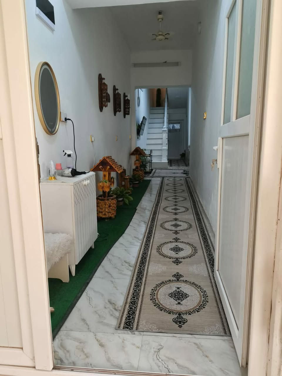 🛑 دار سكني  للبيع 🛑 
المنطقة : الديوانية ؛حي الحضاره 🚩 
اقرب نقطه ؛شارع عشرين 
المساحه :120متر🏛️مطلوب إسكان 30مليون
التفاصيل :  طابقين 
    
الطابق الاول🛑 غرفه وصالة واستقبال ومطبخ  وصحيات داخليه وخارجيه 
الطابق الثاني؛غرفتين نوم نظام سويت وصاله 
للاستفسار 
     مراجعة مكتب رسول الوزني للعقار  
الديوانية . حي الحضارة بداية شارع اسواق طيبة
 للمعلومات ولمزيد من التفاصيل ⬇️
       مراسلة الصفحة  
      او الاتصال
***********
