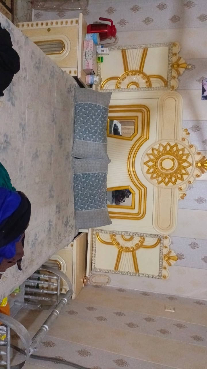 غرفه نوم كاملة جديده سعر مليون وبيه مجال لشراي رقم ***********
