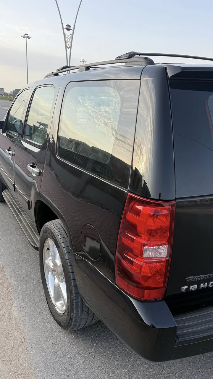 تاهو ( ادوات ) الموديل 2009 خليجي داخل عسلي السياره كلش جديده وجاهزه من كل النواحي كفاله من الضربه والگص والفتح  كم قطعه صبغ تجميل بالخليج  تبريد ثلج كواتم ابلاد طخم تاير جديد  السعر 115$  هاتف ***********  البصره
