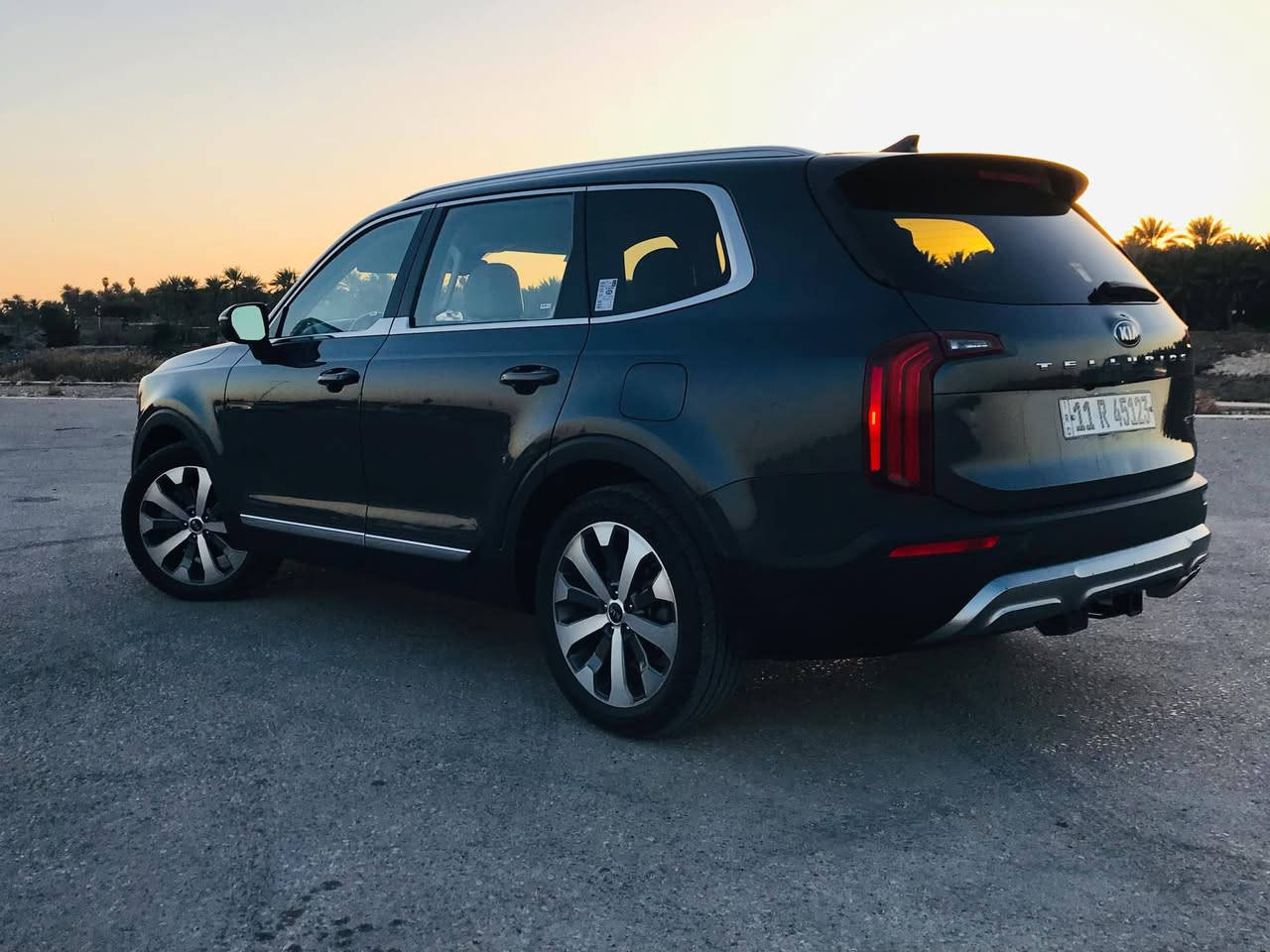 السلام عليكم
 
#للبيع سياره تولرايد  2021
امريكي  حادثها جاملغ وبنيد 
رقم بغداد دولي 

 مـواصـفاتها 
  فئة EX
  6 سلندر   3800
  بصمه تشغيل وأبواب 
  تشغيل عن بعد 
  صندوق كهرباء
  سايد بريك بصمه
   فتحة سقف
   داخل أبيض 
   7 راكب 
   كراسي جلد  
   كراسي VIP سياحي
   كراسي كهرباء 
   كراسي  تدفئه وتبريد 
   تبريد مناخي منفصل 
   كامره دواره
   شاشه كبيره
   حساسات خلفية
   توقف ذاتي 
   رادار محيطي
    تحديد مسار  
   اوتو هولد 
   أربع وضعيات قيادة 
   منافذ USB
   أشاير بالمري 
   ومري شفط 
   لايت زنون 
  عداد المسافه    68 الف ميل وقابل للزياده 

  #مكان السياره بابل المسيب 
  للاستفسار  الاتصال على الرقم   
***********
