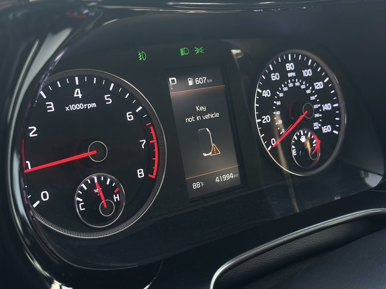 فول السياره محرك 2500 تيربو K5 Gt 2023
وارد امريكا حادثهه 
طخه بلصندوك و مصبوغ فقط
جوه البك لايت يعني مبيهه قطرة صبغ حتى لدعاميات فقط الصندوك الي جوه البك لايت على ايدي حتى اني رقمتهه بدون ايرباك فول السياره ماشيه km
47,000 بصمه بنوراما داخل جلد
رادارات تشغيل عن بعد السياره جديده جديده كلش مكانهه بغداد حي
القادسيه 
 سعرهه مناسب  
***********
مواصفات
الكاميرا الخلفية
سقف بانورامي
التحكم على المنحدرات
