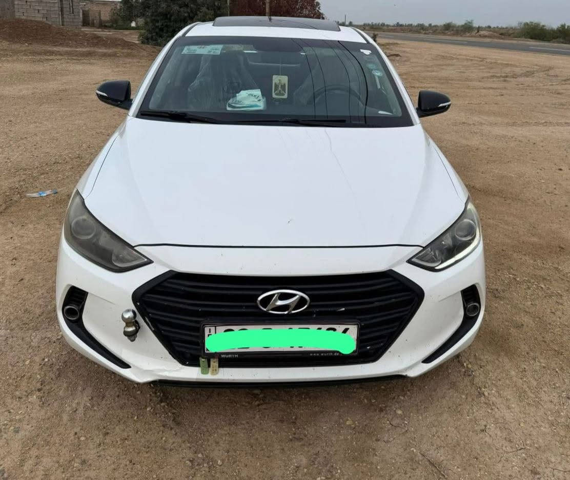النترا ٢٠١٧ سوبر فول مواصفات عدا البصمة
جاهزة كير ومكينة وتبريد بيها بابين صبغ جهة السايق 
السعر ١١٧ مع مجال بسيط
***********
