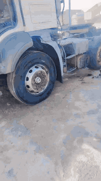 السلام عليكم افيكو ٢٠٠٦ سنكل امامي رقم سليمانيه بسم الكردي كير اومكينه بلكارتون توني شادهن كير عادي شاصي امبطن مكان السياره كربلاء *********** السعر ٨٠ اوبيها مجال قليل
