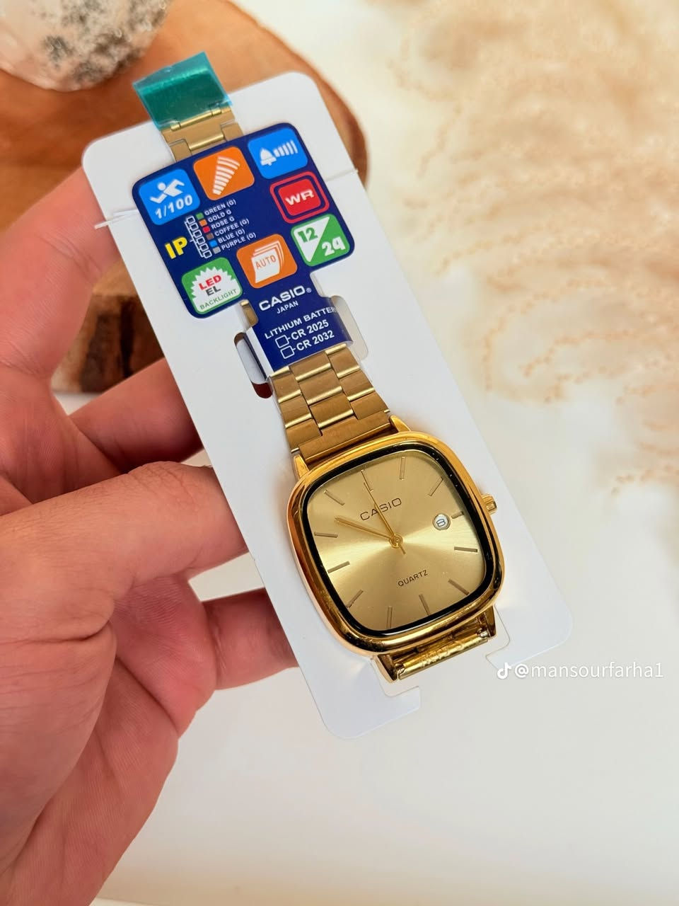 السلام عليكم
متوفر ساعة كاسيو فينتج (Casio Vintage) بلمسة ذهبية وميناء مربع، تتميز بتصميم كلاسيكي أنيق.  
صناعة يابانية 
طلاء ايوني ثابت 
متوفرة فقط باللون 
ذهبي ومينا ابيض 
ذهبي ومينا ذهبي 
سعر القطعة ٢٥ الف 
واذا كمية يختلف السعر 
للحجز والاستفسار 
*********** واتساب 
ويتوفر توصيل كل العراق ٥ الاف
