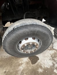 تخم تاير 22.5 .13مراوس ب 24 صاح براميغ اي شيء  للستفسار اتصال ‭    078...