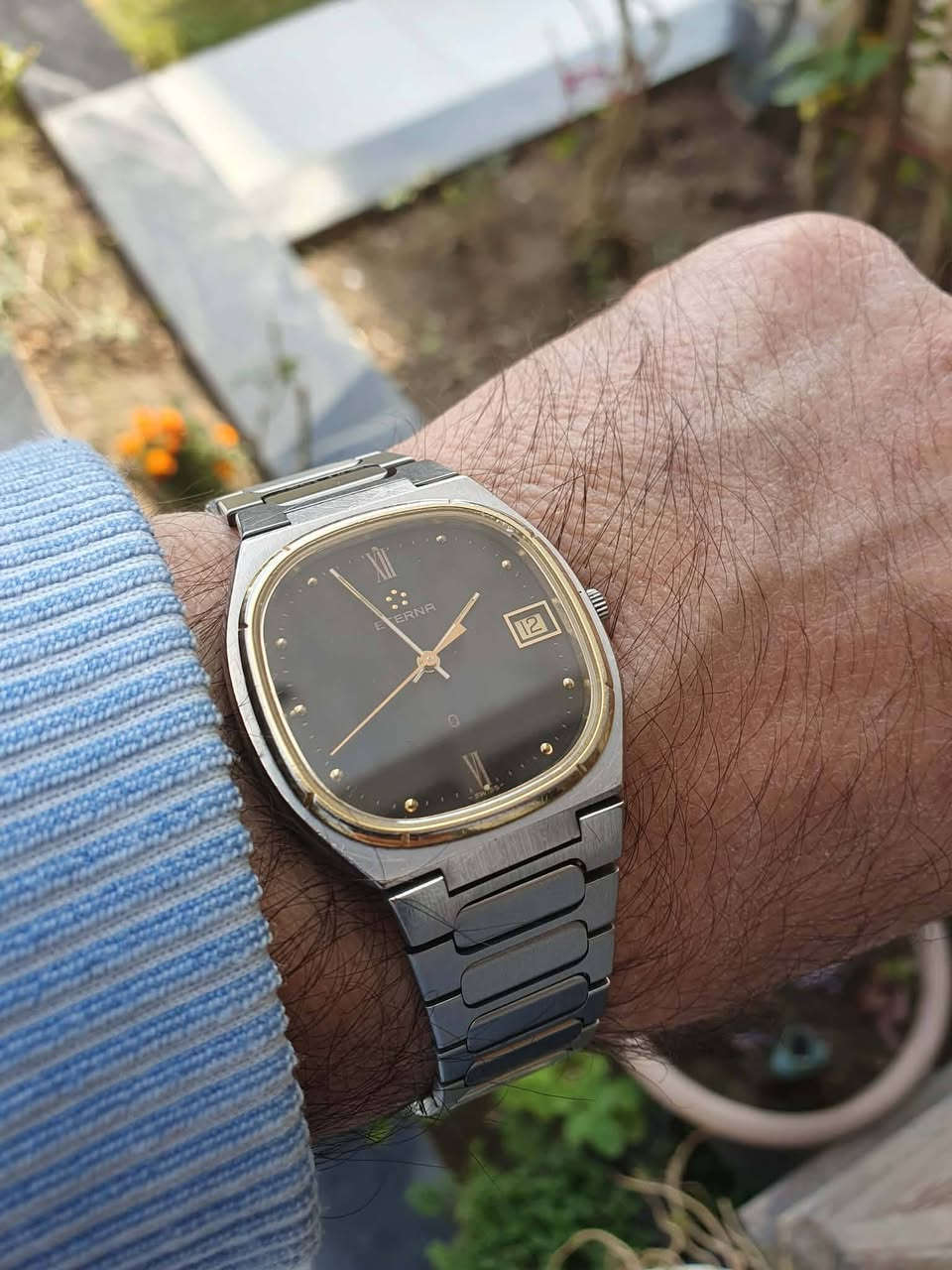 ١٦٥ دولار اتيرنا كورتز شبه قشطهالابعاد ٣٤×٣٦ اجزاء الساعه كلها بلاديه ...نظافه ممتازه


**إذا كنت صاحب هذا الإعلان وتريد حذفه لأي سبب، رجاءا أرسل رسالة إلى الدعم الفني**