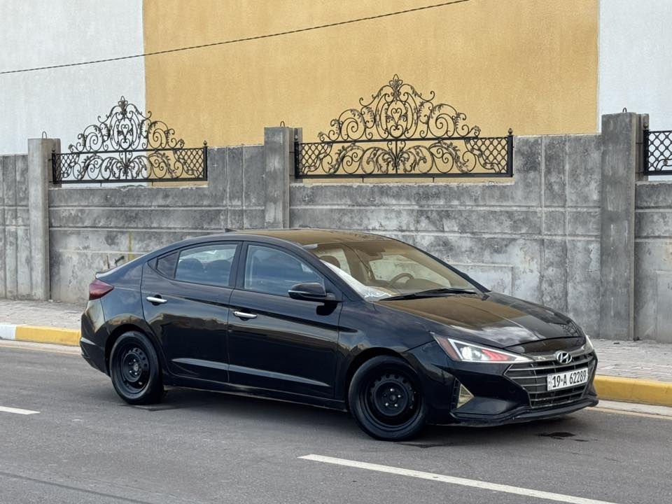 انتره موديل 2019وارد امريكي حادثه جاملق وبنيد بدون دواخل وباقي سياره كفاله من ضربه وتبديل بيه ثلاث قطع كلير فقط وباقي سياره كفاله من ضربه وتبديل بيه وصبق سعره 119وبيه مجال رقم هاتف ***********موصفات سياره شاشه كامره خلفيه مثبت سرعه تحكم استيرن شاير بل مري تدفئه تبريد بل كشنات تدفئه بل ستيرن رادارات بل مري حساسات ماميه خلفيه محرك 2000دوش محرك وكير مكفولات حداديه تخم تاير جديدات مكان سياره كربلاء مكلف بل نشر
