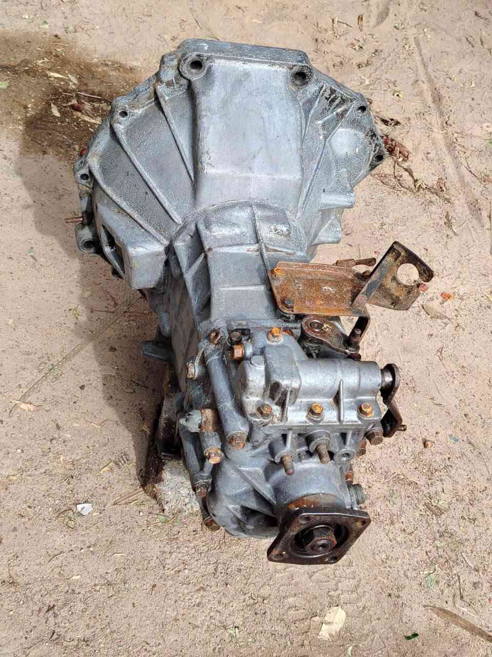 السلام عليكم گير كيه 2700 للبيع السعر 250 وبي مجال في النجف الحيدريه للاستفسار ***********
