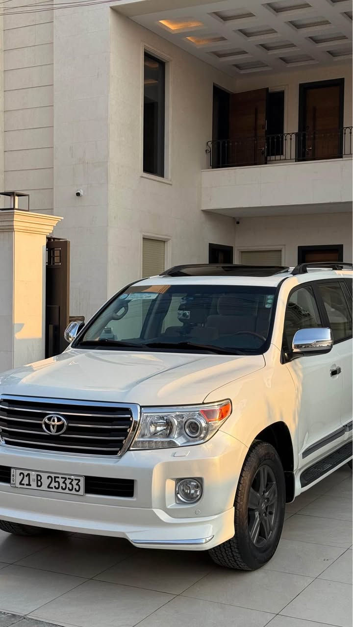 2015 Toyota Landcruiser 

سلام عليكم

لاندكروز 2015 جيهان اول مالك 
GXR v6
مكينة 6 سلندر
رقم سليمانية باسمي
ماشية 138 الف حقيقي

سبير وعدة مال شركة 
على ايد وحدة من هيه زيرو 
مكينة كير حداديه تخم تاير باتري كهربائيات كلهن جدد 
كفاله من الصبغ والتبديل 

بيها بارد جوه قبغ البانزين

المواصفات:-
سلايد فتحة
ثلاجة 
كشنات كهربائي ثلاث دكم
شاشة + كامرة + حساس امامي خلفي  
تحكمات ستيرن 
مري شفط
8 ايرباك 

نظام فور ويل 
تشغيل عن بعد 
تشغيل بصمة وابواب وجنطة
وباقي من المواصفات معروفة

مكانها بغداد سيديه 📍
*********** بغداد, العراق
