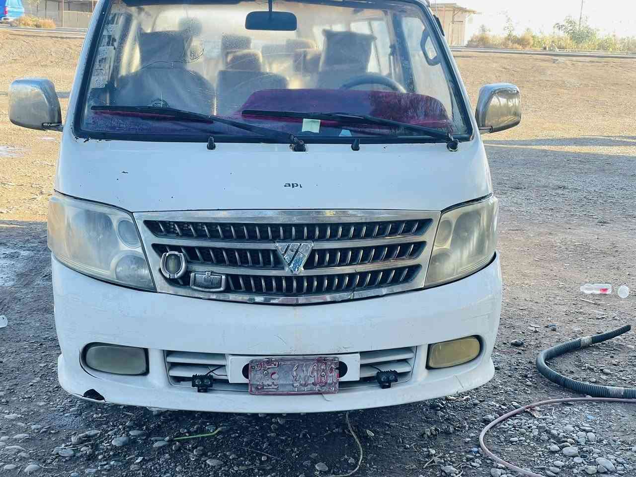 سلام عليكم شباب فتون للبيع 2009 نظيفة للبيع السعر 32 وبيها مجال عوزها اشوية ترتيبات مصفرة صربية هيئة ما مسجلة وعليها غرامات مليون عندنا وكالة و راعيها موجود ويحول شواطي نظيفة مكان سيارة ديالى مقدادية ***********
