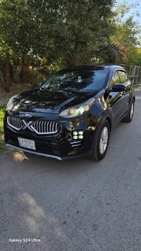 🚗 للبيع – كيا سبورتج 2018 وارد أمريكي 🔹 محرك 2400 GDI 🔹 شاشة + كاميرا ...