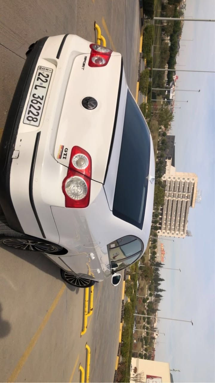 باسات ٢٠١٠
شبر واحد سبخ بونيد 
١٨ توربو 
اربع تايرات جديد 
سيارة حيل نزيفة
سعر ٨٨ معاملة
***********
