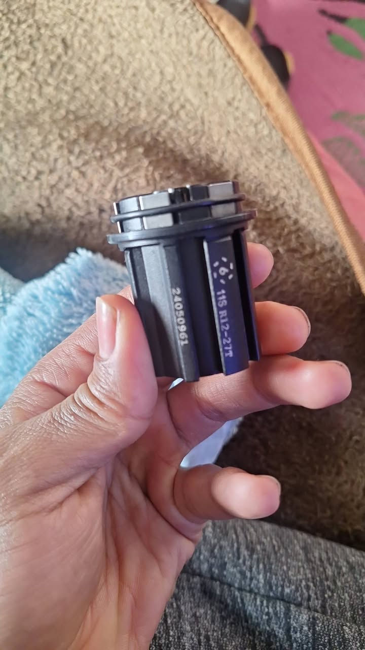 فري هاب كمبنجولو 11سبيد عجل طريق رود
6 pawls 
للبيع او لو معاك صره تركب علي ال6 pawls


**إذا كنت صاحب هذا الإعلان وتريد حذفه لأي سبب، رجاءا أرسل رسالة إلى الدعم الفني**