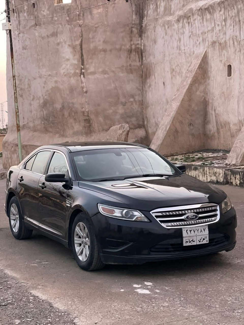 فۆرد تۆرۆس مۆدیل ٢٠١٠ ناو زەرد  دوو پارچەی بۆیاغە جەمپێکی دواوەی هەیە نمونە لە جوانی گێڕو مەکینەو کارەبای و توندوو تۆڵی بەشەرتە سعری ٨٣ وەرەقە 
***********
*********** كويسينجاك, أربيل
