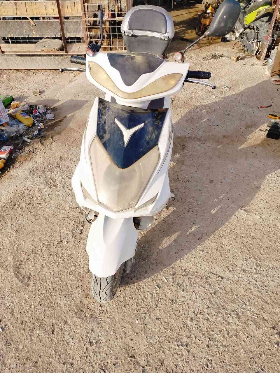 السلام عليكم سكنس صيني شغال سلف كهربائيات كاملة اوراقة كاملة كلشي شغال سعره 180وبي مجال متواجد خاص الرقم*********** مكلف بل نشر
