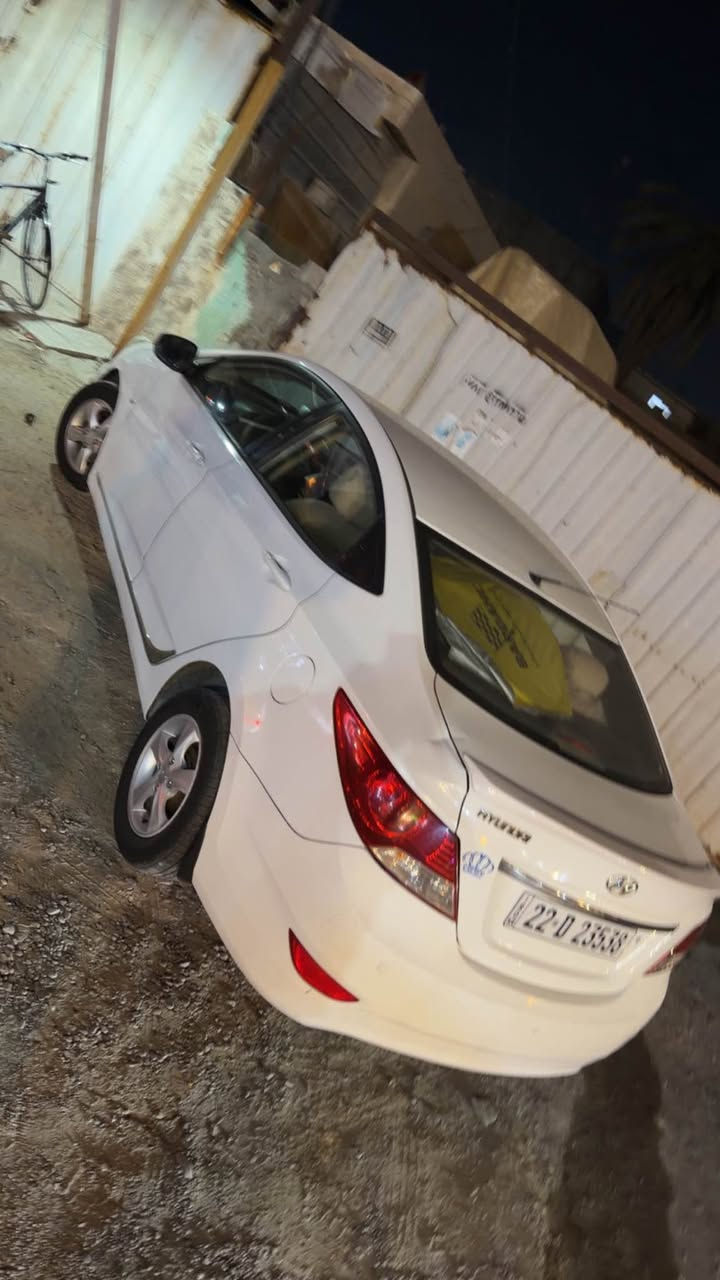 سلام عليكم كل عام وانتم بخير
 اكسنت 2011 خليجي 1600 سياره جداً جديده رقم اربيل دولي هزه ورقم وسنويه جديد بسمنه 
مكينه كير صدر تايرات تبريد كلشي بيهه جديد وادامه كامله توني مسويهه سياره مناقصهه برغي سياره كلش جديده وعله ايدنه السعر 94 
مكاني بغداد حي الجامعه 
*********** استفسار بغداد, العراق
