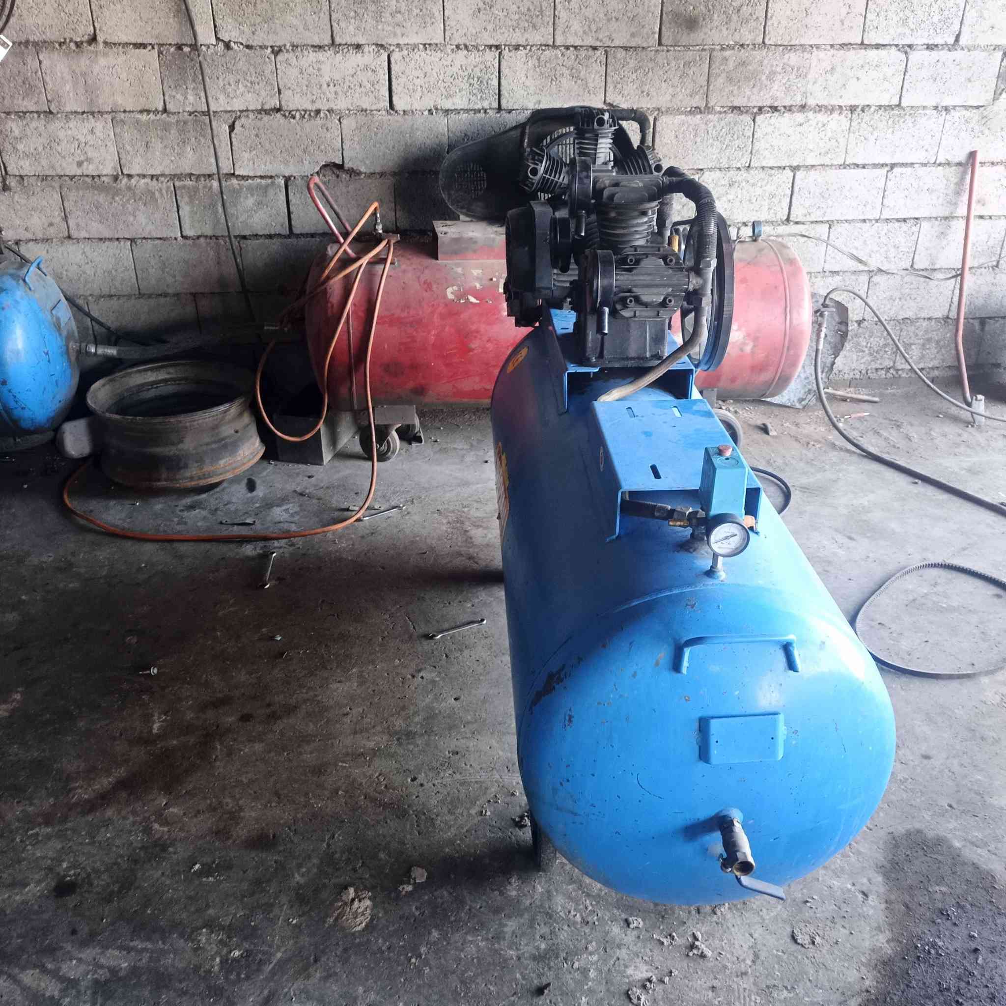 كمبريسر 550 كمبريسر شركه مستخدم اسبوع السعر 850 الشراي خابر***********
