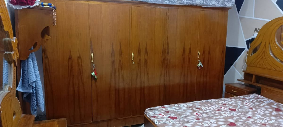 السلام عليكم / خشاب للبيع جديد كما موضح في الصوره الاخشاب صاج لاصلي لاولي السعر اتصل على الرقم ***********
