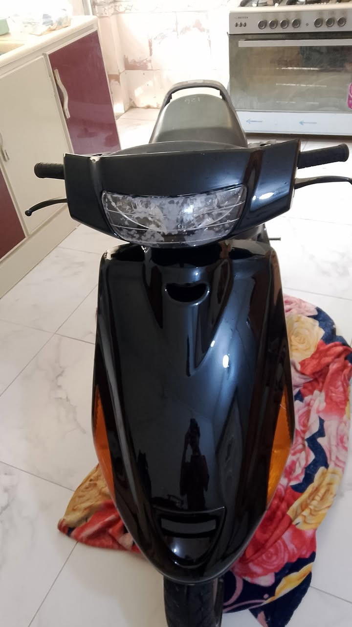 سلام عليكم دراجا مكفولة كفالا عما جديدا صارله شهرين من طالعا من لوكيل  لمكينا جديدا ما مفتوحا  هاذا لرقم  ول مو شراي لا يكسر بل حلال ***********
