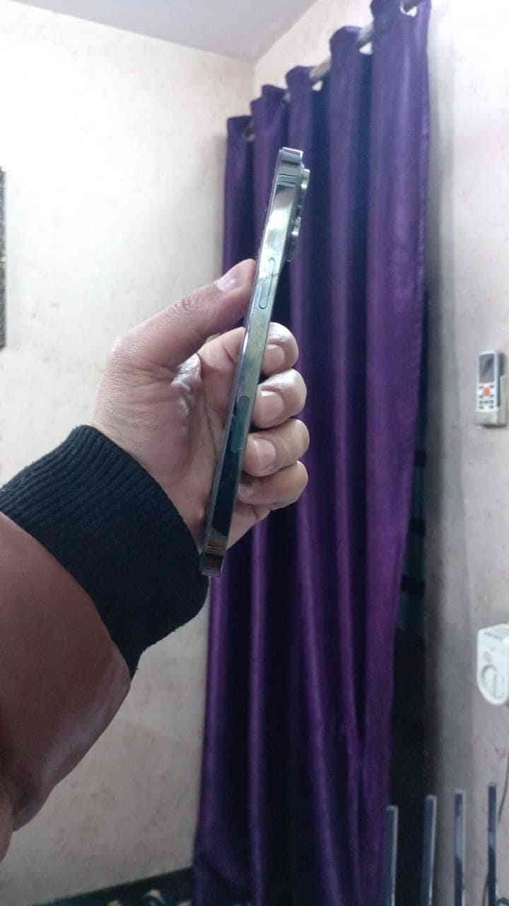 13 برو ماكس للبيع 
جهاز نضيف كلش ما مفتوح ولا مبدل بي شي ابد 
بطاريته 94 ملحقاته كيبل وسماعه عنواني مدينه الصدر قطاع 67 مقابل مستشفى ابن البلدي واتس موجود ***********
