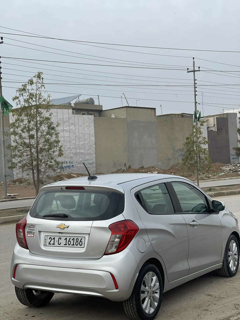 شۆفرلێت سپارك ٢٠١٧
فول مواصفاتی امریکی
مواسەفاتی ABS
گێڕ ئۆتۆماتێك
قوفل مەرکەزی 
4 پستۆن 
شاشە گەورە
ویل کەپ
مەکینە 1.4L
بەنزین زۆر کەم دەخوا
بێ تەقە و ڕەقە 
گێڕ و مەکینە بە شەرت 
تەنها 67 mile ڕۆیشتووە

KL8CD6SA7HC820024 رقم الشاصي

3پارچەو دووپەڵەی زۆر بچووکی هەیە بێ ژوورێ بێ لێدران
سەنەوی و ژینگەی نوێیە تاوەکو 2030
نرخ: 76 
ژ.م:*********** أربيل, العراق
