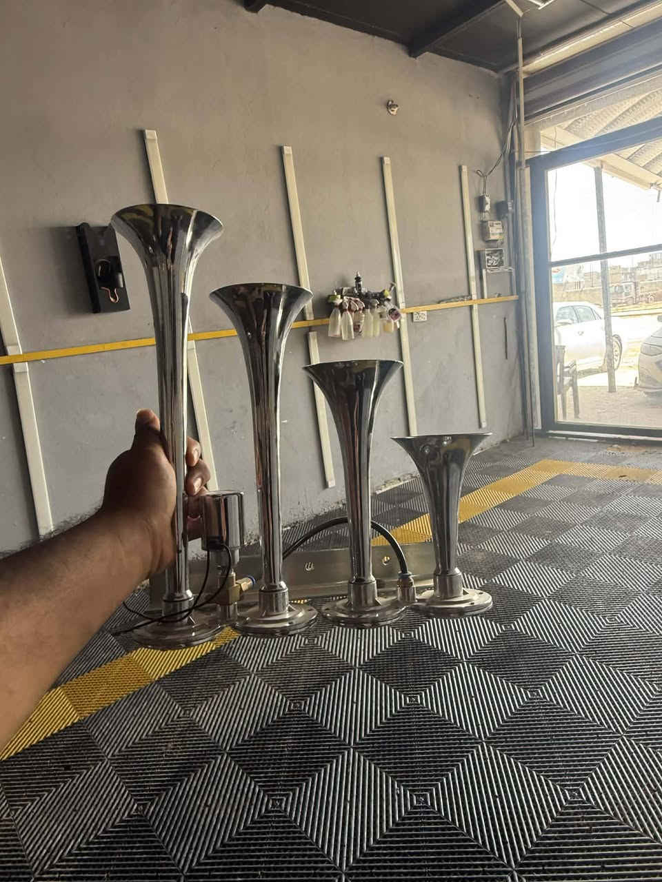 هورن تاروسه 4بواقه قيم واخذه ماردك 
عنواني الديوانية مركز 
***********
