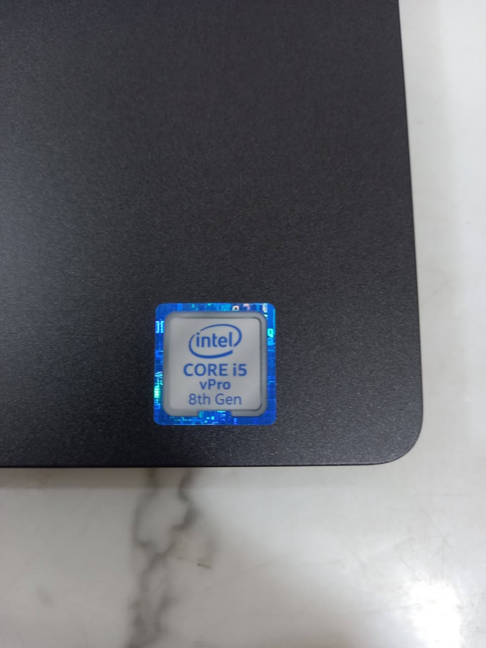 الشاشة لمس 
لابتوب دل dell 
الجيل الثامن . الشاشة لمس 
المعالج كور اي 5 الجيل 8
الهارد    256 ssd 
الرام 8.  ddr4 
كارت الشاشة  4  شير 
حجم الشاشة  14 . لمس 
الشاحنة اصلية 
يحتوي على منفذ تايب سي للشحن او نقل البيانات
نظام التشغيل ويندوز 10 عربي انكليزي 
الملحقات شاحنة وجنطة 
السعر  250
***********
***********
يوجد توصيل

متوفر 
تتوفر مجموعة لابتوبات بأسعار مناسبة ومواصفات
