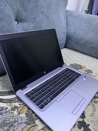 للبيع لابتوب مستعمل  نوع لابتوب : hp مواصفات لابتوب  CPu ci7 7th  Ram ...