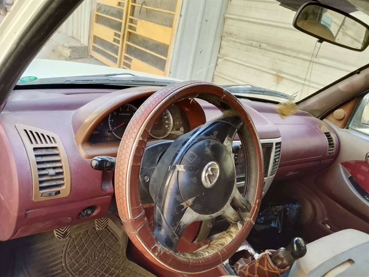 السلام عليكم سياره للبيع بيكم سكاي موديل 2013 مكفوله من كلشي السعر 65 وبيها مجال بسيط الرقم ***********
