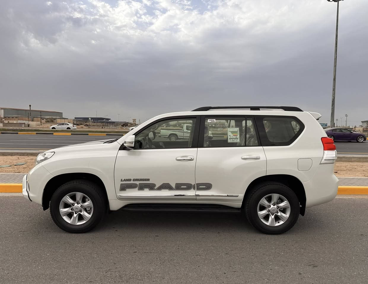 للبيع تويوتا برادو موديل 2010 كويتي الساير  رقم اربيل بسم كردي وكاله مظمونه سنويه جديده رقم دولي  محرك 4سلندر 2700 مواصفات كشنات جلد دواخل صاج تحكم ستيرن شاشه جبيره كامره دواره حساس امامي خلفي شباك وعلامه ذهبي بلاد سبعه راكب 3خانات تبريد مري شفط تبريد لمس فور ويل شاشات خلفيه سياره جديده بعنه كلمه كلهه وظع شركه مكفوله كفاله عامه من الضربه وصبغ ولبارد حته دعاميات كير محرك بلاد جاهزه تخم تاير حداده تبريد هزه جديده للستفسار ***********
